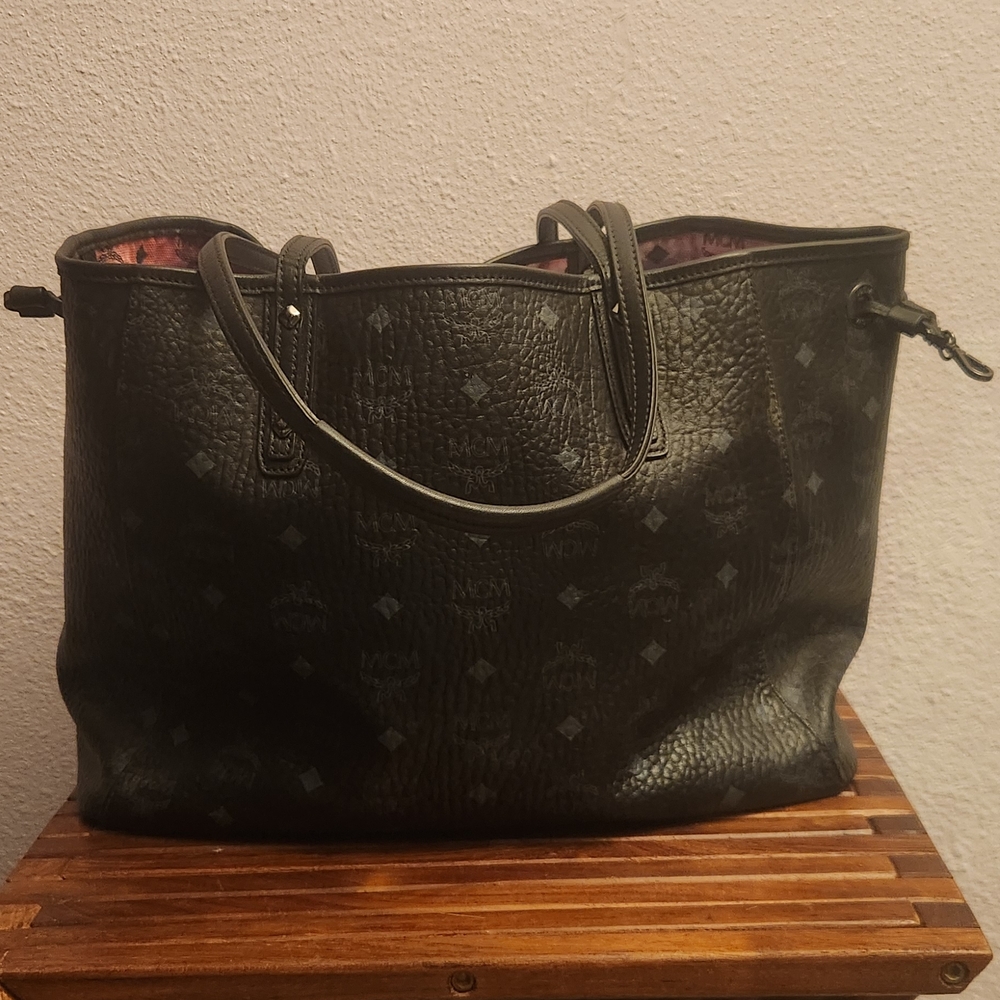 MCM

Anya vegan leather tote